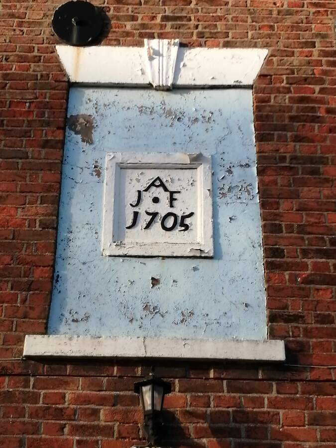 J & F Cottage 1705 Church Street
